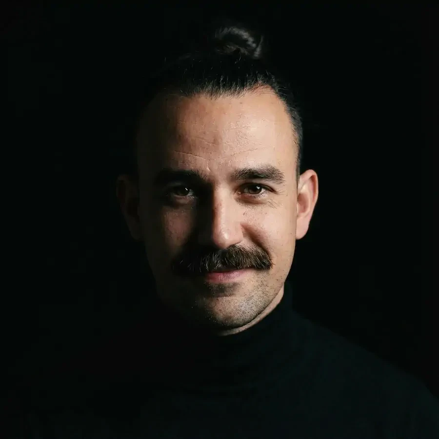 Aiselfie use case for creative profile pictures