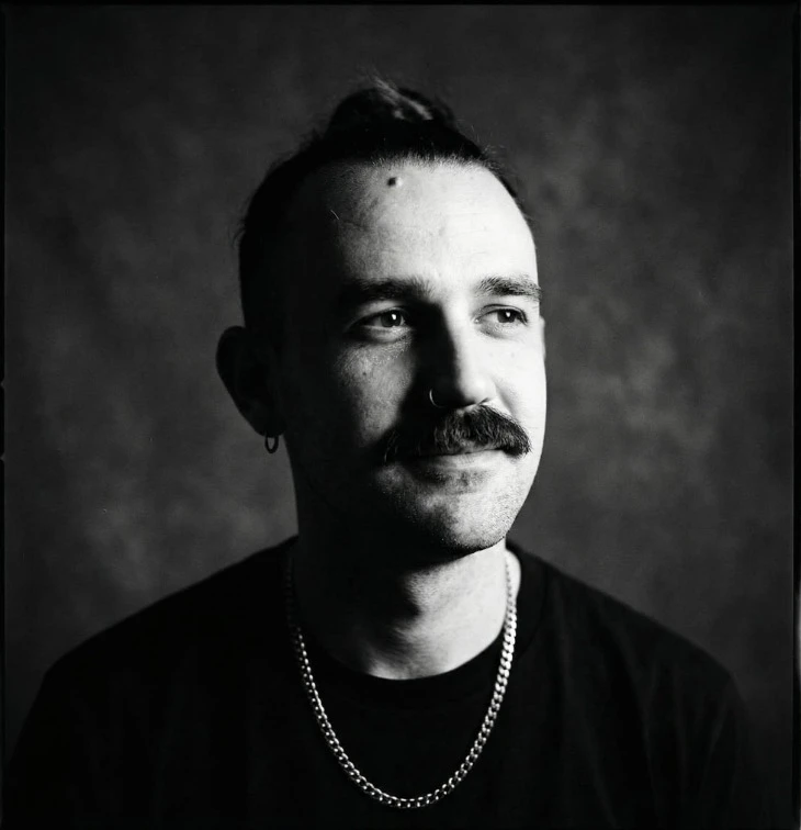 Aiselfie product interface showing profile picture generation