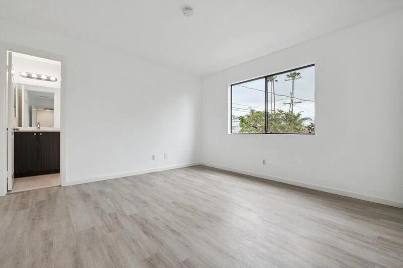 Before image of multi-view staging in Edensign