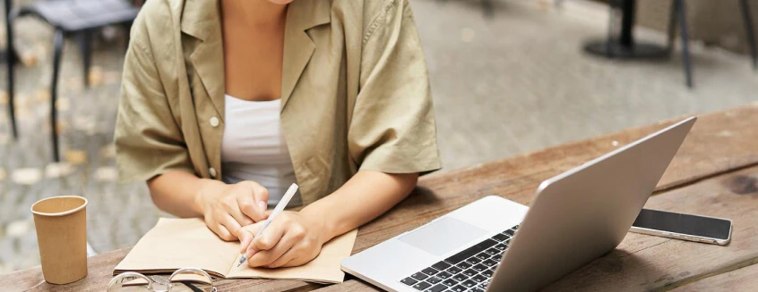 Essayaiai use case for article critiques