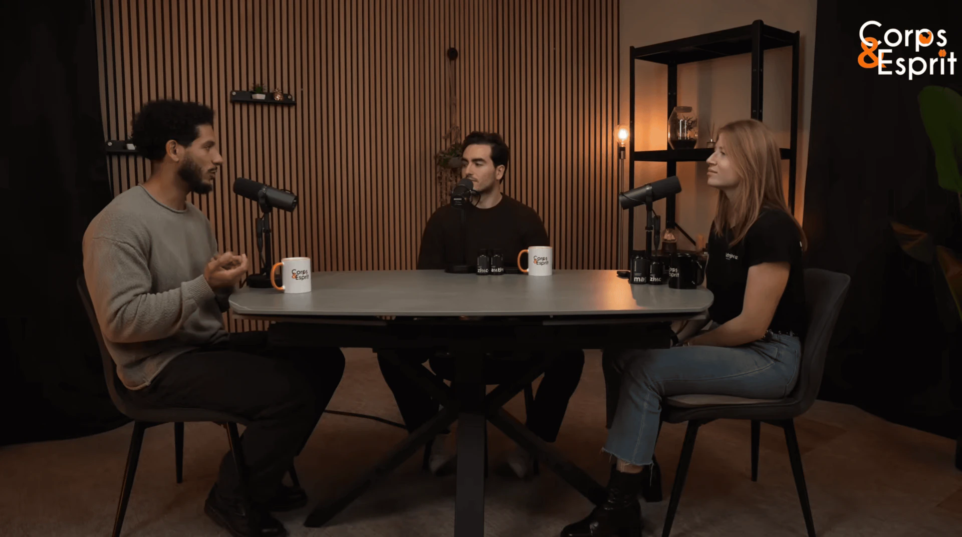 Lacapsule studio overview for podcast and content creation