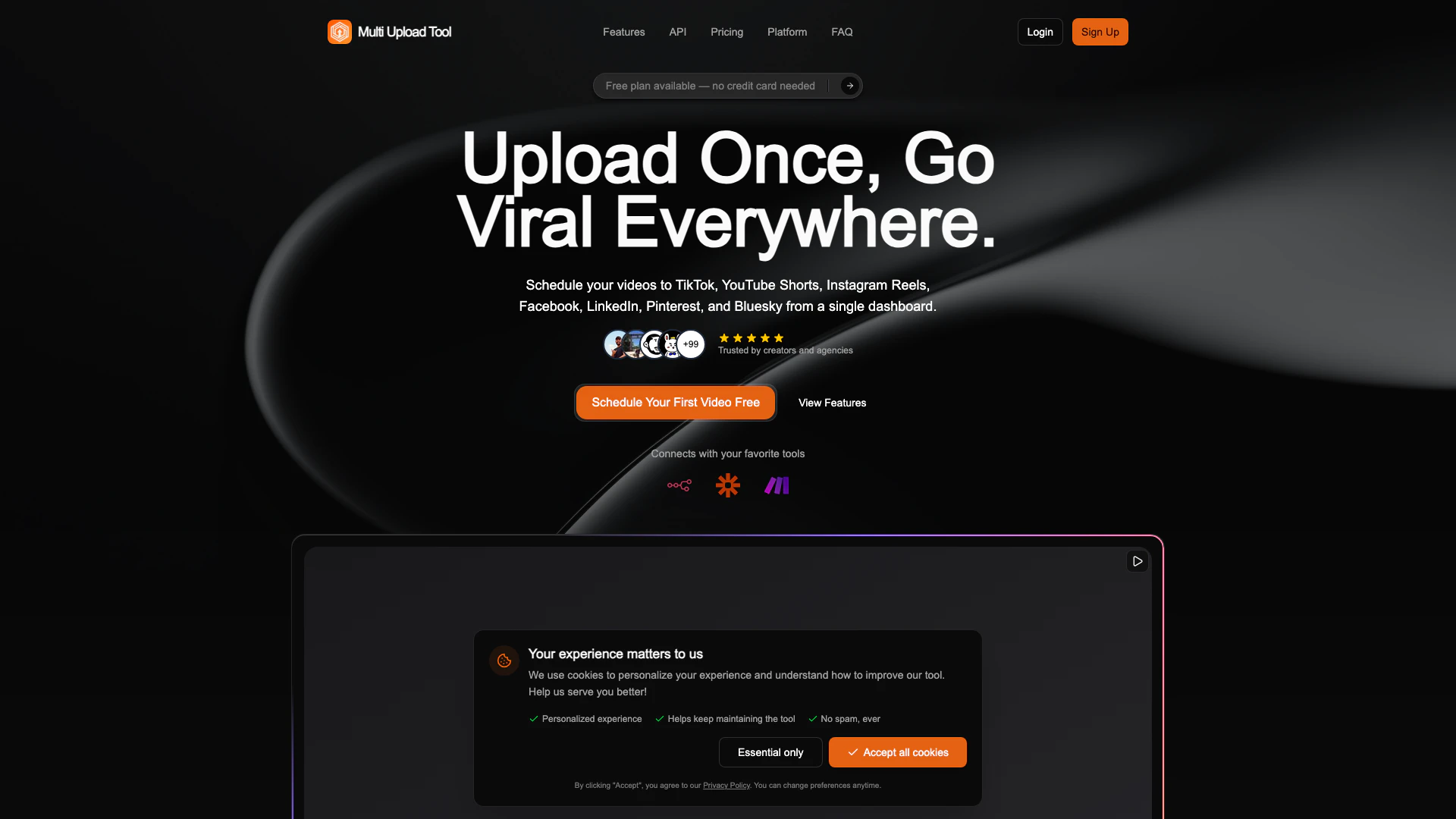 Multi Upload Tool website screenshot showing Công cụ Multi Upload cho phép bạn đăng v... interface and features