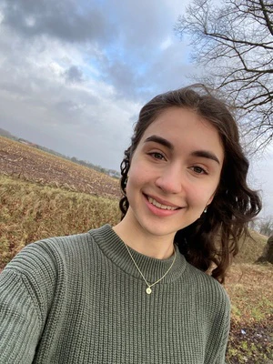 Uploading selfies for Resumephotoai