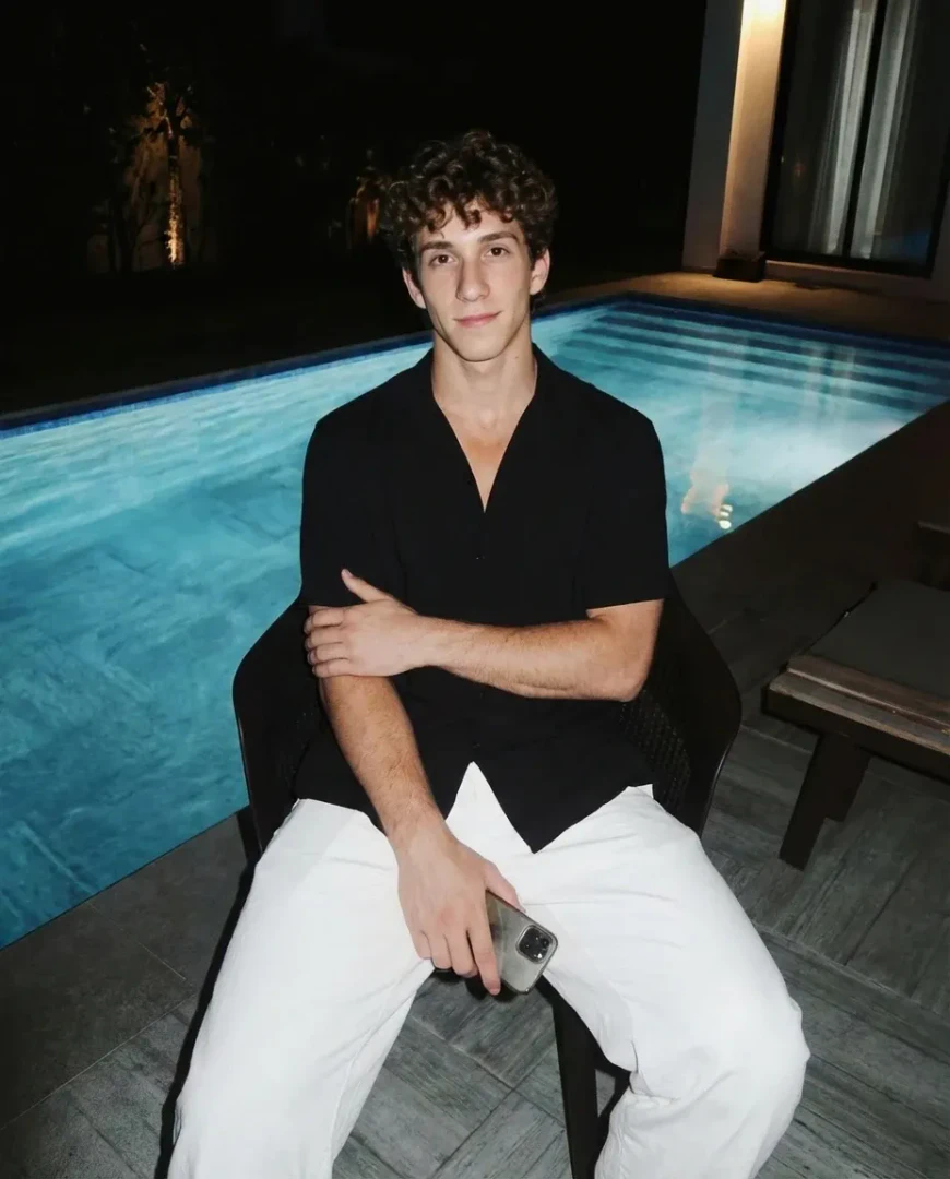 AI-generated dating photo example from Roast Dating