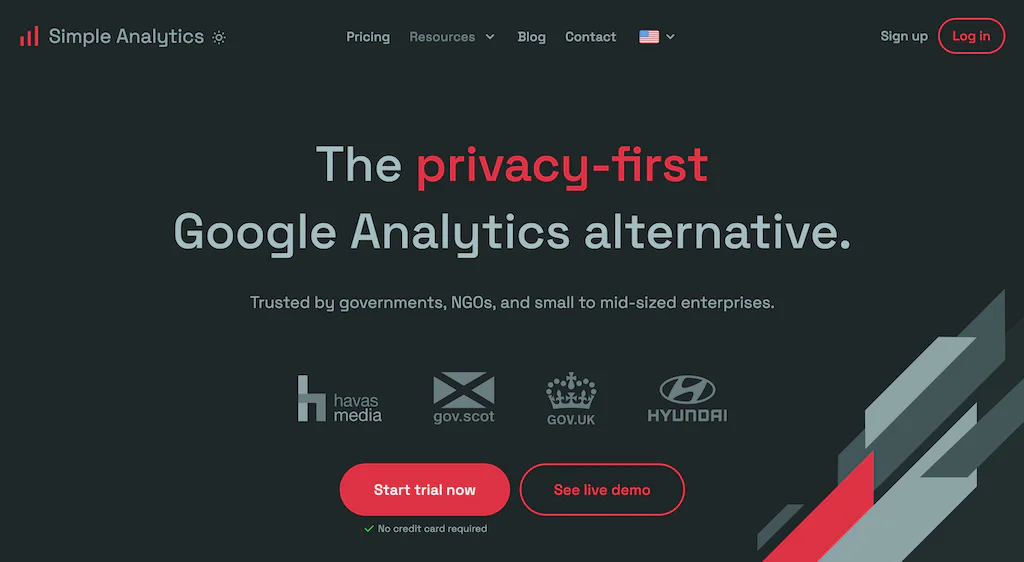 Simple Analytics product overview in dark mode