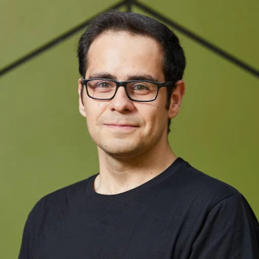 Writefull user scenario with a researcher using the tool